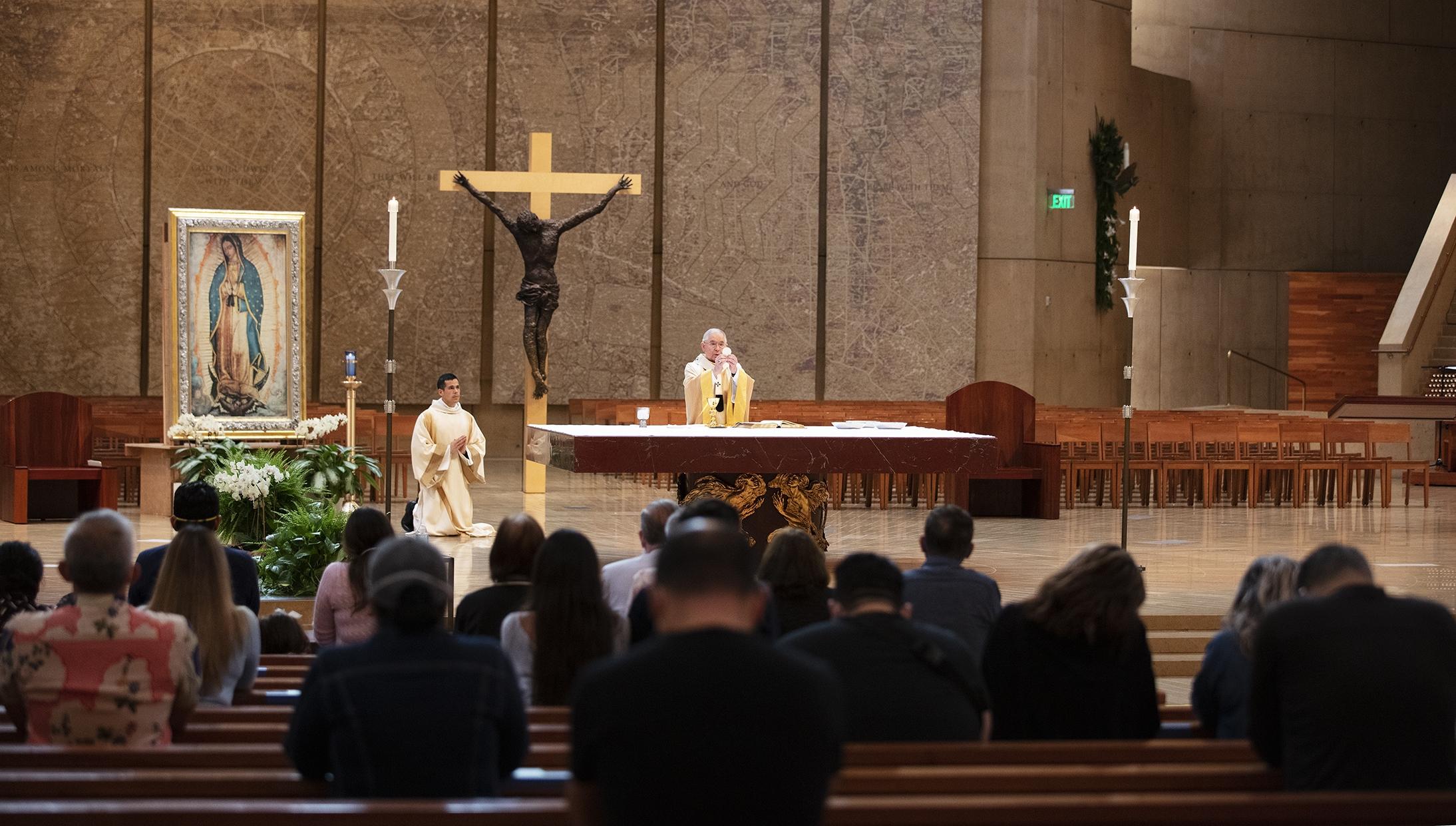 Archbishop Gomez celebrates Mass