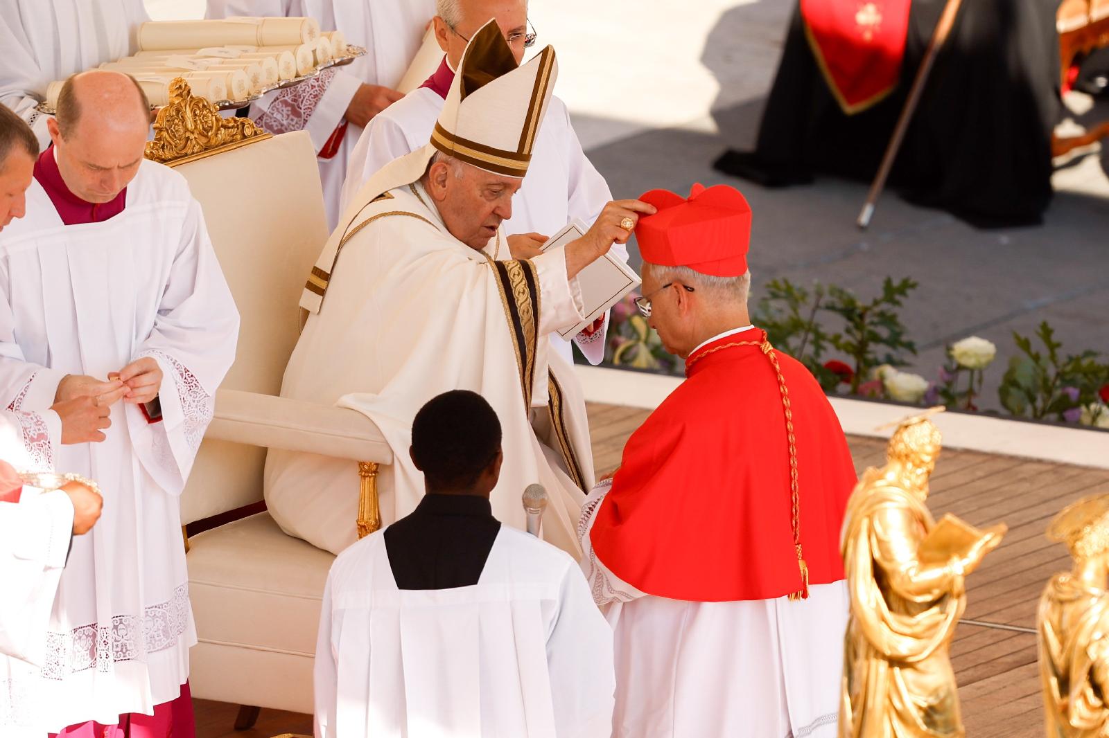 Pope Francis and Cardinal Prevost