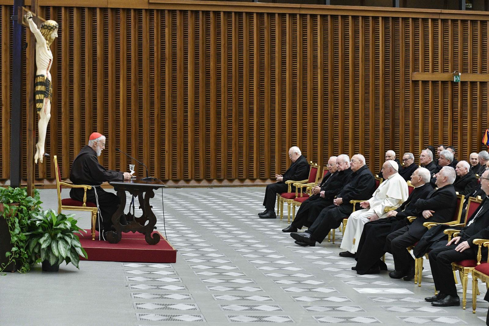 Cardinal Cantalamessa leads Lenten meditation