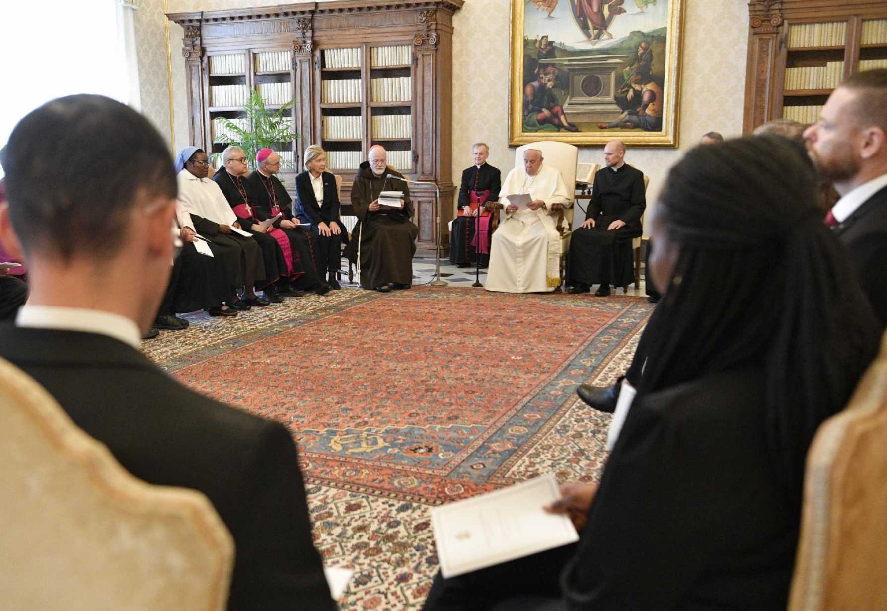 Pope to safeguarding commission: Be kind, bring hope, heal broken lives