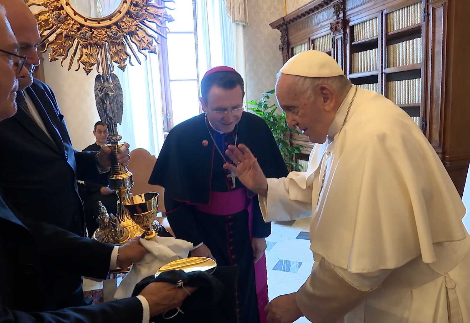 Adore Jesus' real presence in the Eucharist, pope tells U.S. Catholics