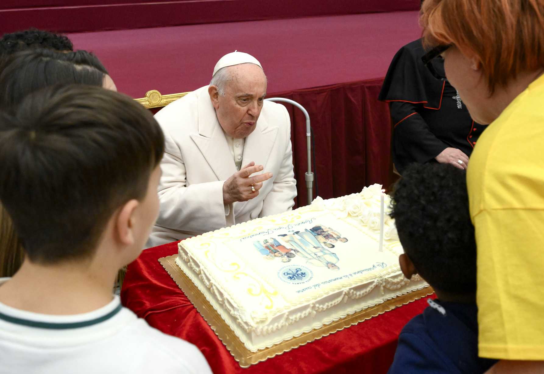 Pope celebrates 87th birthday with children of families in need