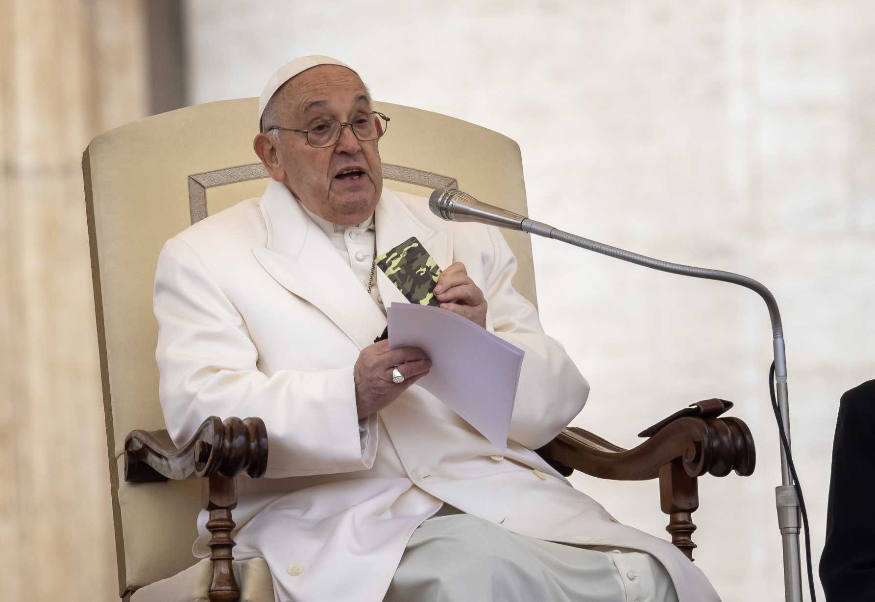War is 'folly,' pope says as he leads prayers for Ukraine, Gaza